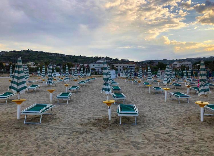 Hotel Royal Vasto Exteriör bild