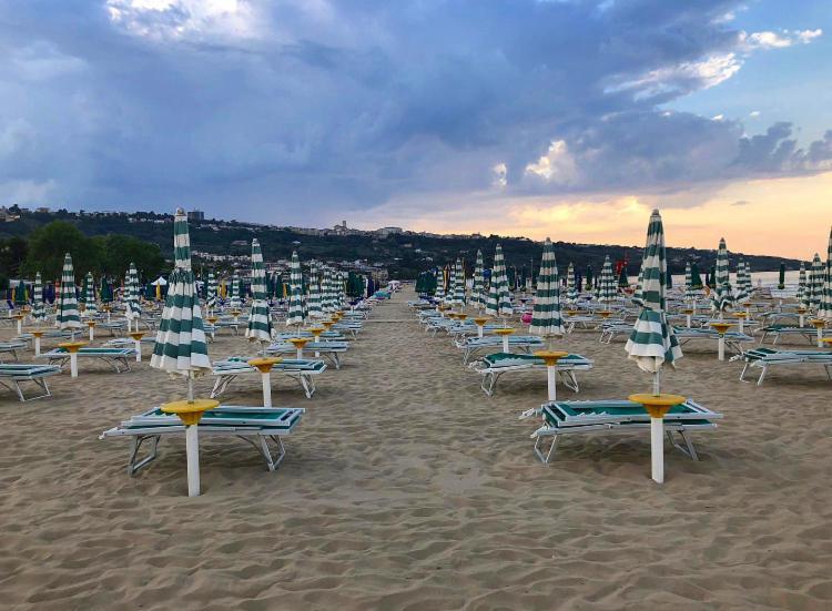 Hotel Royal Vasto Exteriör bild